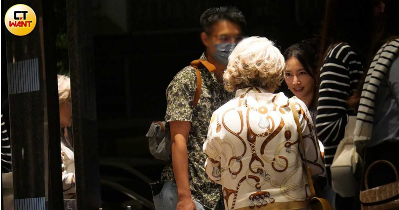 長輩相當積極，不斷為兩人製造機會。（圖／本刊攝影組）