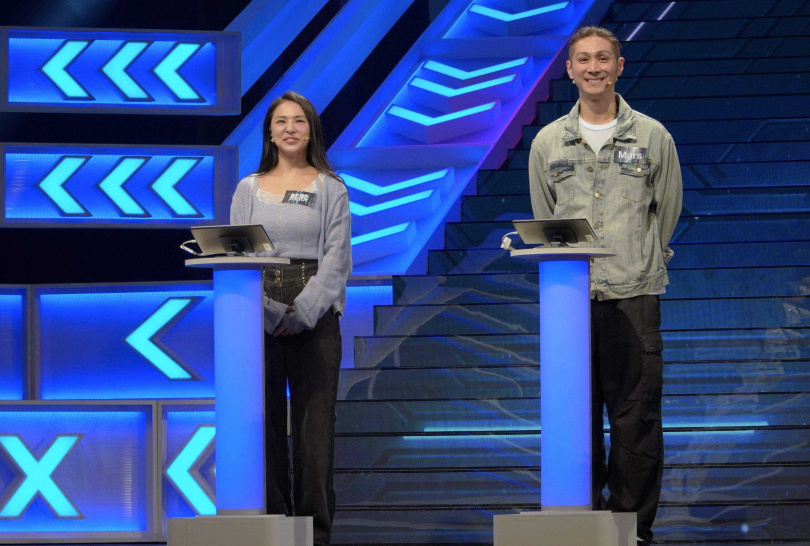 熊熊（左）和老公Mars一起上節目。（圖／公視提供）