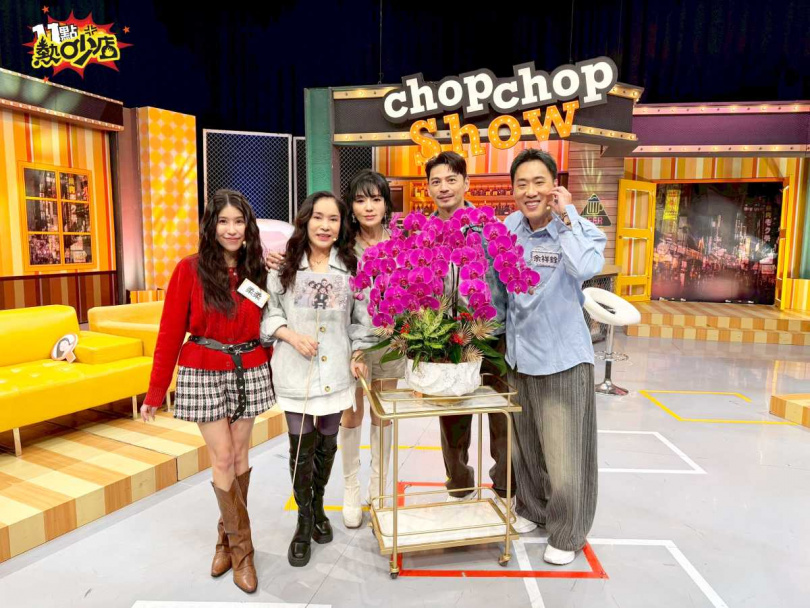 柔柔（左）跟婆婆李亞萍感情非常好。（圖／TVBS提供）