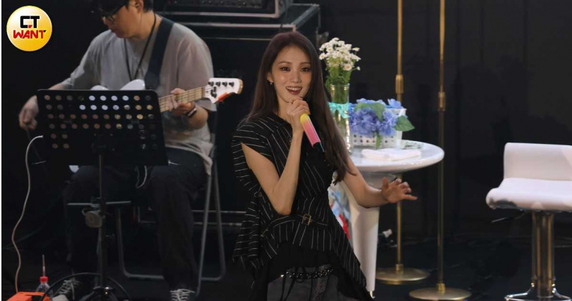 此次見面會，李聖經還兼任主持工作，展現不同的才藝。（圖／焦正德攝）