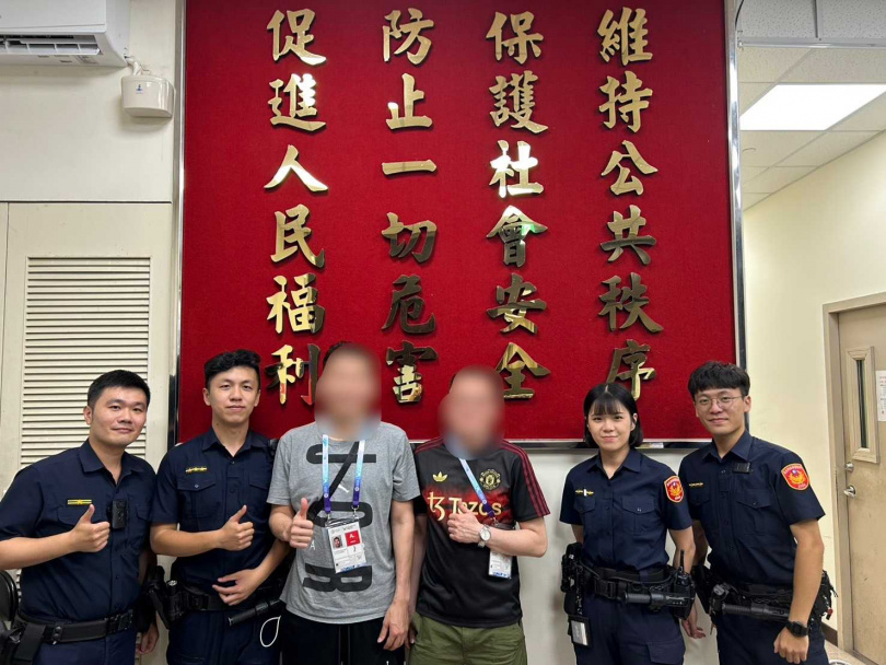   大安警成功替蒙古籍籃球選手尋回手機。（圖／翻攝畫面）