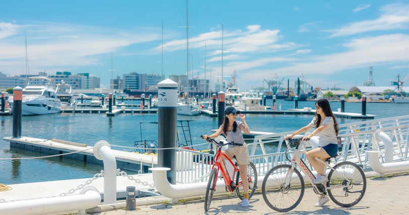 福容高雄店_雙人入住「低碳輕旅行專案」4,399元起，贈電輔車騎乘2小時、面膜與收納包。（圖片提供／福容大飯店）