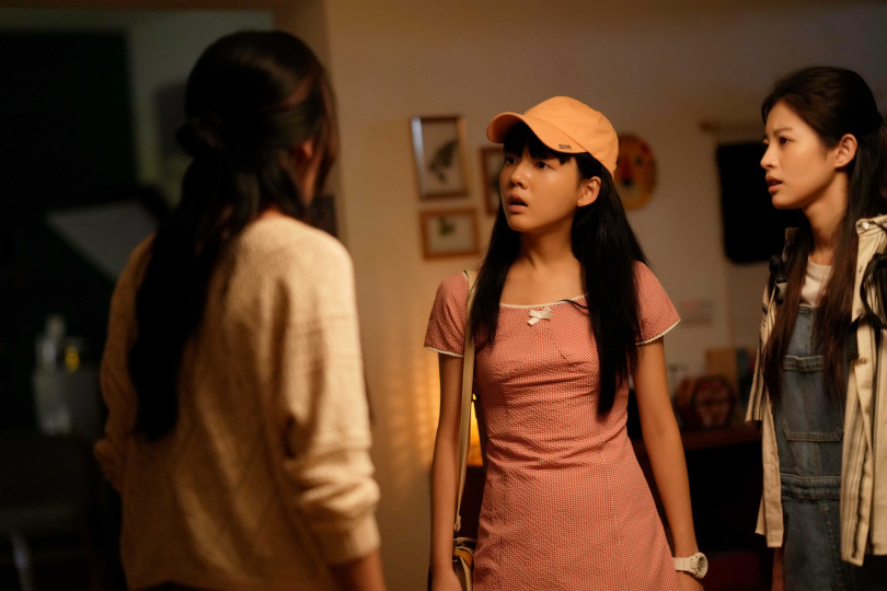 《看看你有多愛我》林思廷(中)與詹子萱(右)飾演異卵雙胞胎姊妹,挑戰與自身個性截然不同的角色設定。(圖/晴天影像)