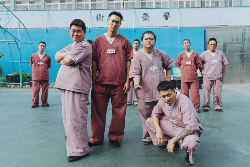 楊祐寧詮釋的黑道老大吉娃娃被讚又邪又可愛 。(圖/愛奇藝國際版、壹壹影業提供)