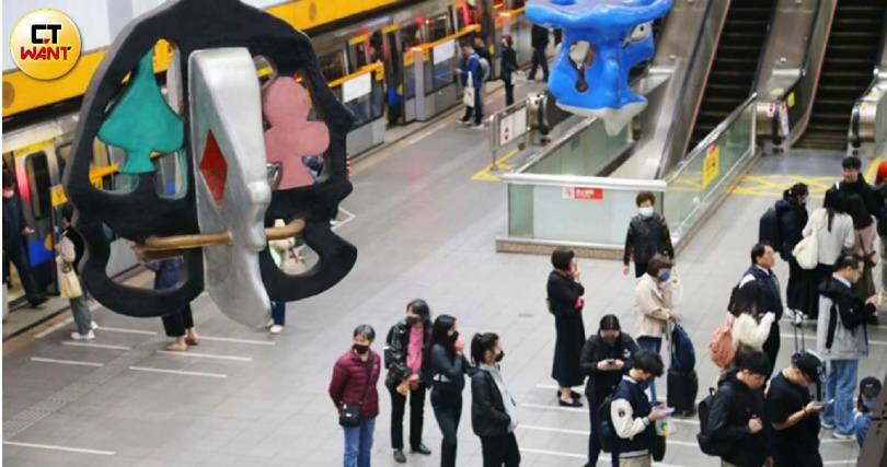 現行不少中永和通勤族會搭乘捷運橘線到北市古亭站轉乘其他捷運線通勤。（圖／CTWANT攝影組）