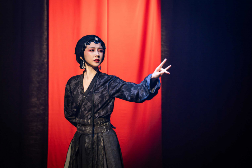 邵雨薇挑戰歌仔戲身段和唱腔，扮相也令人驚艷。（圖／風暴國際提供）