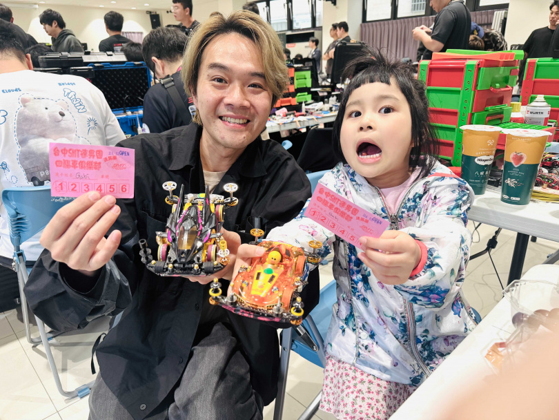 柯大堡帶著女兒一起比賽。（圖／三川娛樂提供）