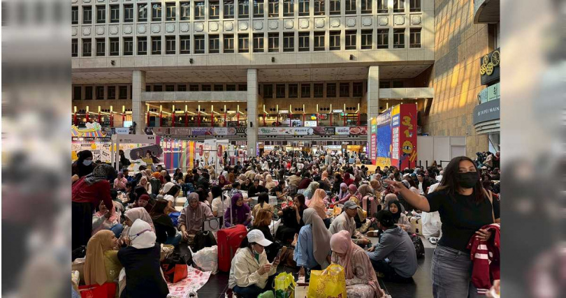 展覽的隔日恰好遇上開齋節,儘管北車坐滿人,卻始終未有人越過線。(圖/唐氏症基金會提供)