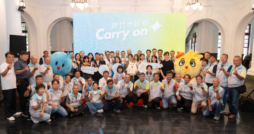 新竹市政府今日舉辦「Carry on! 新竹市特派員皮卡就職2週年記者會」。(圖片提供/新竹市政府)