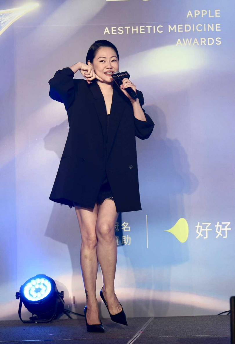 小S笑稱二女兒Lily在家吃到好吃的東西時,就會露出賣萌表情,模樣很像林志玲。(圖/品牌提供)