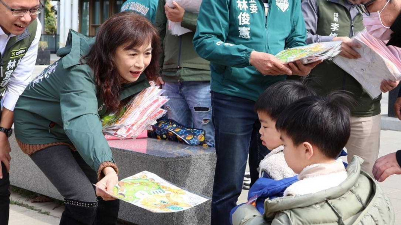 民進黨立委林宜瑾呼籲，國教署應嚴格盤點各縣市幼兒園教保人員配置情形，杜絕半班編制的狀況。（圖／翻攝自林宜瑾臉書）