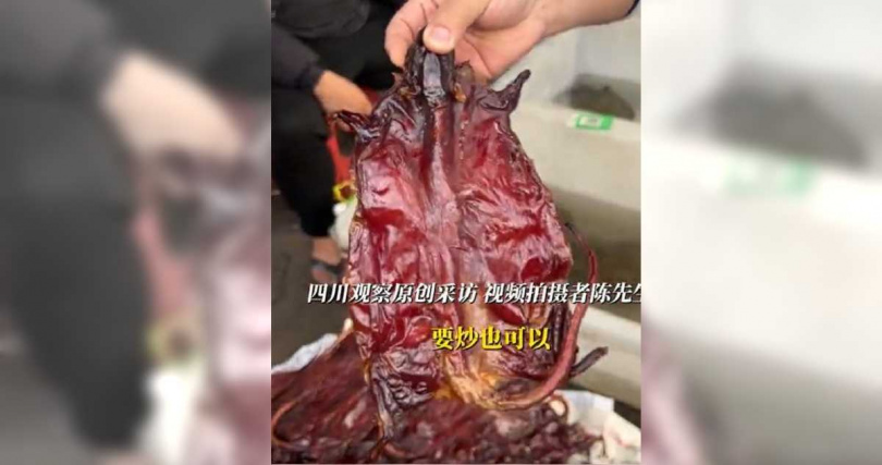 中國廣東省佛山市1處市場到處有人販售鼠肉乾。（圖／擷取自四川觀察微博）