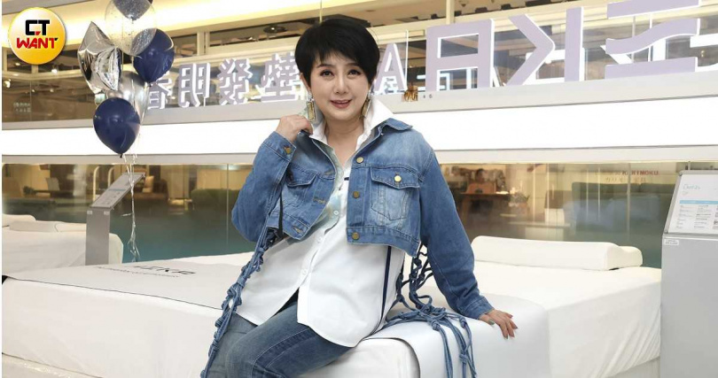 周思潔受邀參加品牌開幕剪綵。（圖／焦正德攝）