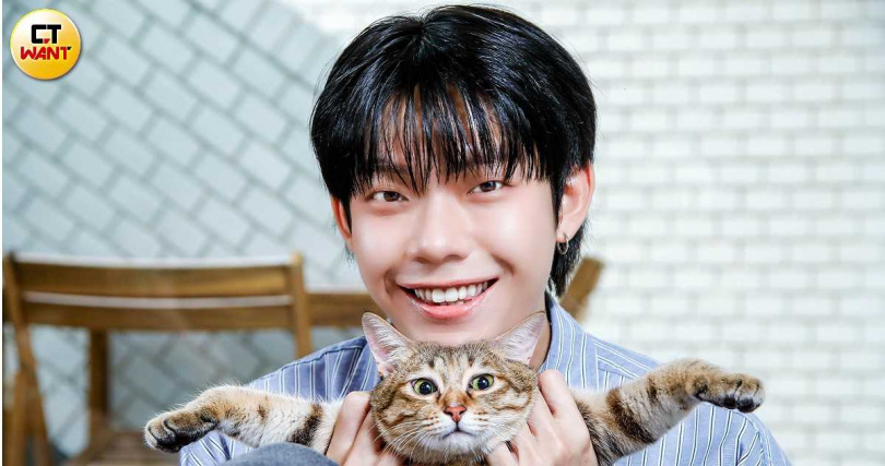 奇異果很黏人，而且很會開門。（圖／趙文彬攝）