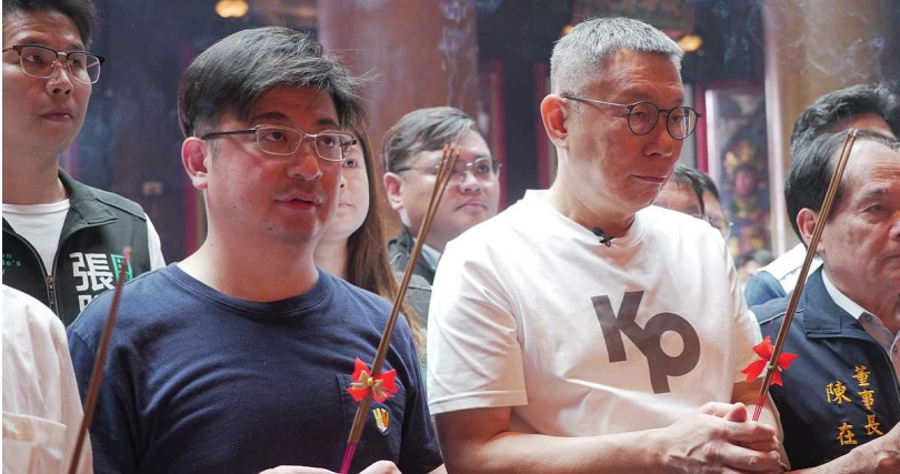 傳出彰化縣議長謝典林(左)曾在年節期間與民眾黨創黨主席柯文哲(右)磋商彰化縣長「非綠」合作事宜。(圖/報系資料照)