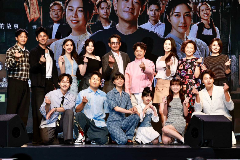 《阿松與阿暖》首映會，柯叔元、韓瑜、白家綺、黃西田、楊子儀、張睿家、林玟誼、姚黛瑋、梁家榕、張再興、柏妍樺、鄒承恩等人盛裝出席。（圖／民視）