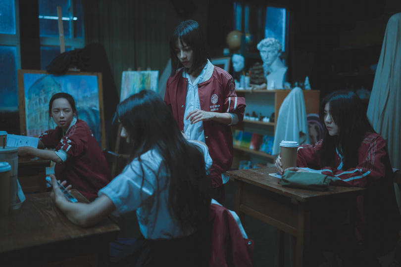 《晚窒息》由《女鬼橋》團隊打造從台灣校園的晚自習文化出發再戰恐怖極限。(圖/瀚草文創提供)