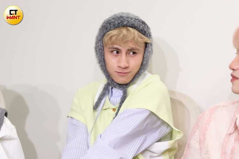 學文從不愛社交，變成超級愛團員。（圖／林士傑攝）