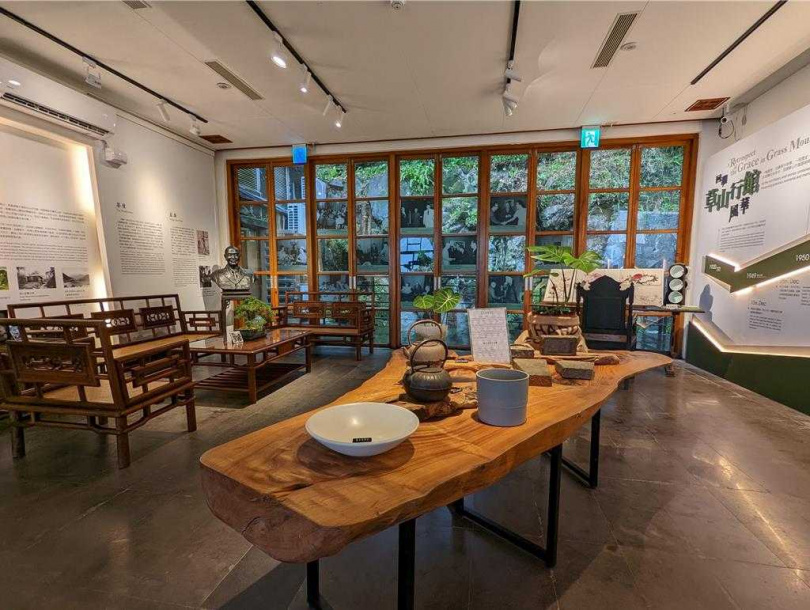 位於台北市的草山行館原為前總統蔣公來台後的臨時官邸，後活化作為藝文場館及餐廳使用。不過近期傳出業者欲將行館改為民宿，台北市議員侯漢廷呼籲應朝「低商業、高文史」為原則改善。（圖／台北市文化局提供）