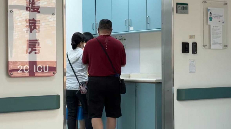 台電嘉義區服務處線路課36歲員工李元瀚，15日在義竹鄉執行復電作業時，誤觸高壓電，當場失去呼吸心跳，目前仍在醫院以葉克膜搶救中，台電產業工會要求資方徹底找出事故原因，避免不幸憾事再度發生。（圖／報系資料照）