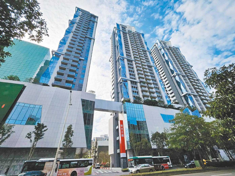 三圓建設主導的都更案中，北市「Diamond Tower台北之星」都更案，去年底已完成產權整合登記，陸續售出交屋。（圖／報系資料）