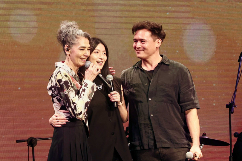 倪安東、管磐夫婦擔任賴佩霞演唱會嘉賓。（圖／尚時代文創娛樂提供）