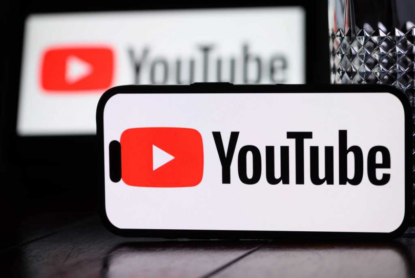 部分用戶發現播放速度選項遭鎖定,畫面顯示需升級為Premium才能啟用。