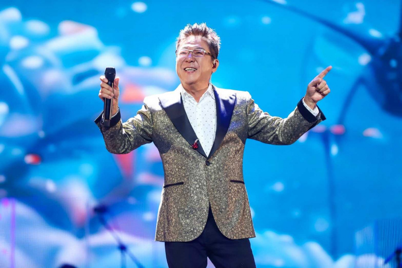 67歲姜育恆狀態依舊巔峰,他笑稱自己腳踝有痣,是閒不下來的「奔波命」。(圖/文星文化提供)