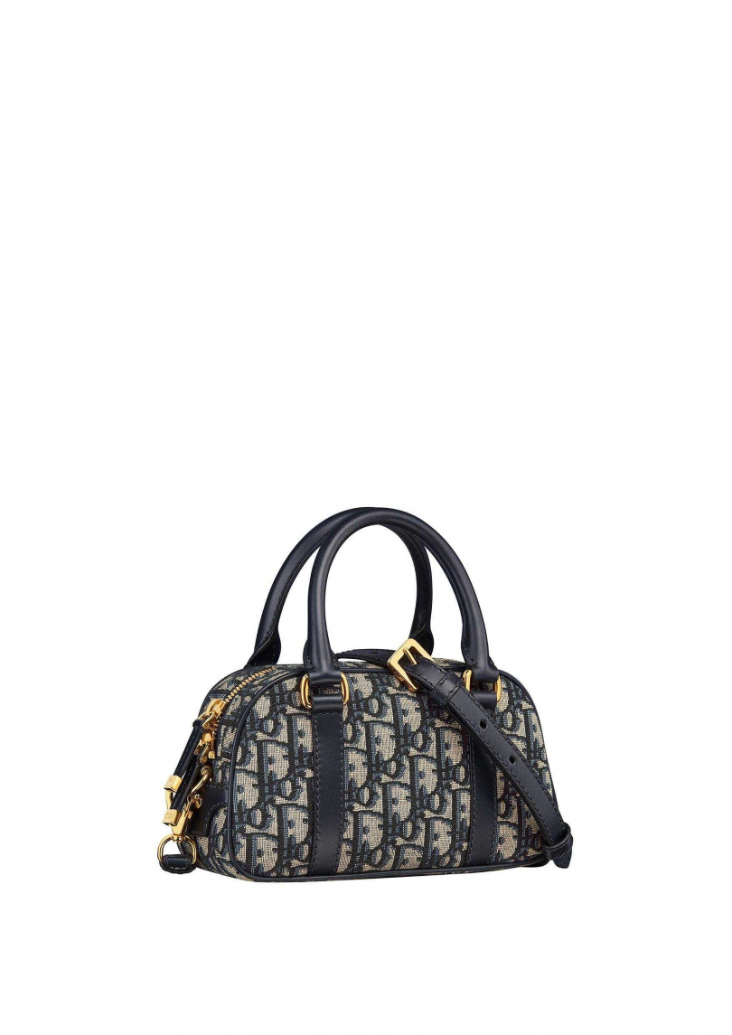 Dior D-Vibe East West Oblique緹花迷你包/84,000元(圖/品牌提供)