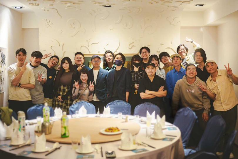 「上班不要看」正式解散。(圖/上班不要看IG)