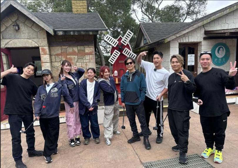 侯彥西（左起）、蔡黃汝、短今、陳妤、Dora、孫協志、許孟哲、王仁甫、無尊。（圖／中視提供）