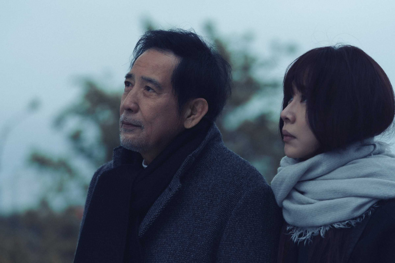  謝盈萱（右）在劇中飾演「程樂樂」，秦漢（左）飾演「樂爸」。（圖／Netflix提供）