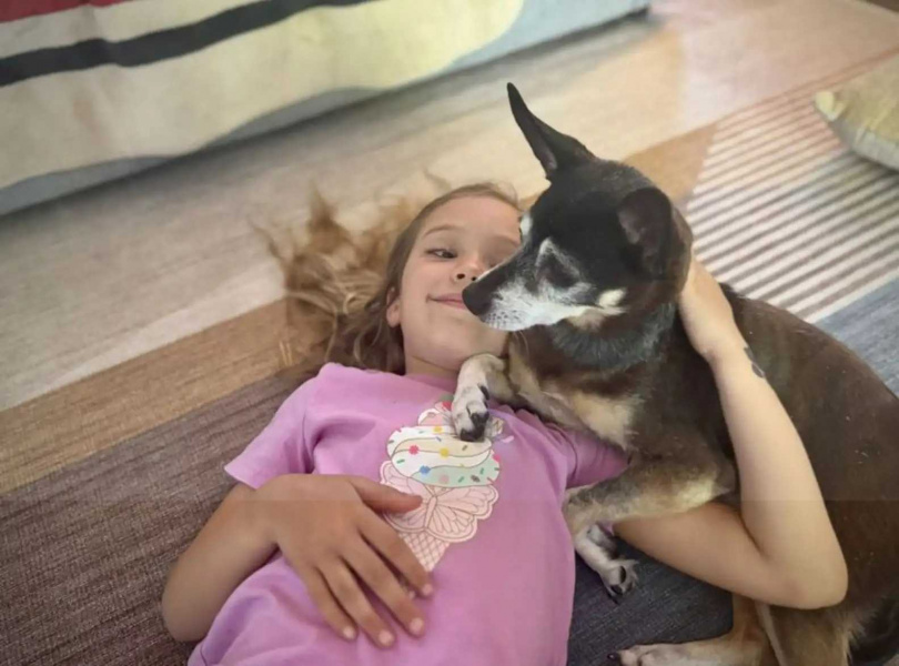 新成員齊吉到家後,很快融入家庭,對孩子們親近如同舊相識。