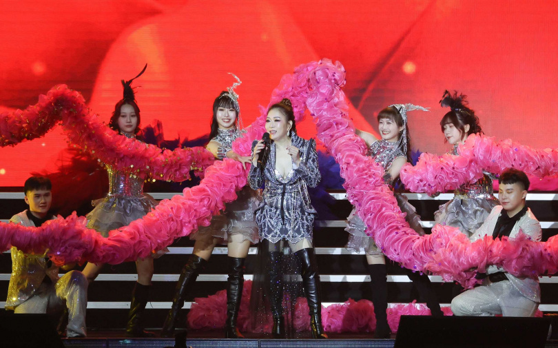 台南媳婦張秀卿舉辦舉辦人生首場個唱《辣妹駕到演唱會》。（圖／名人演藝事業提供）