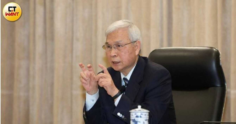 央行總裁楊金龍（圖）認為比起南韓、日本等地，台灣有基本面優勢。（圖／劉耿豪攝）