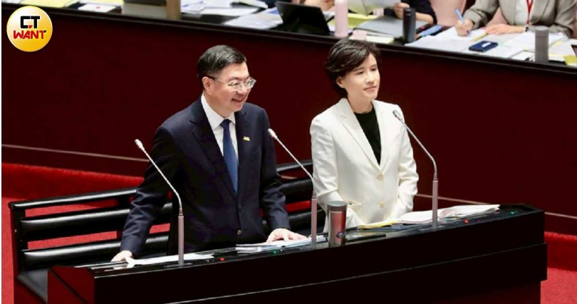 行政院長卓榮泰（左起）與副院長鄭麗君針對對美關稅談判進程專案報告。（圖／黃耀徵攝）