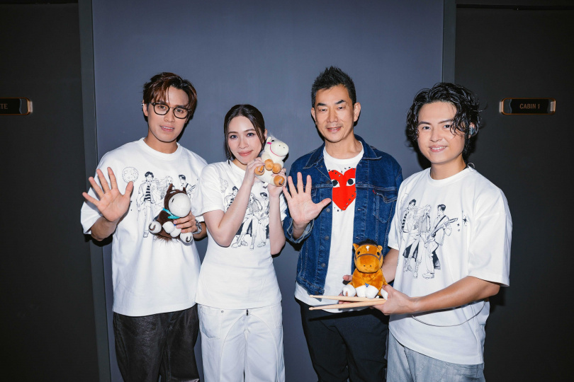 任賢齊帶著迷你賽馬預祝告五人奪下金馬獎。(圖/相信音樂提供)