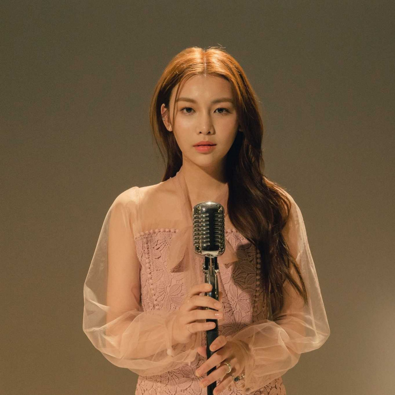 采子劈腿後重創事業。（圖／采子臉書）