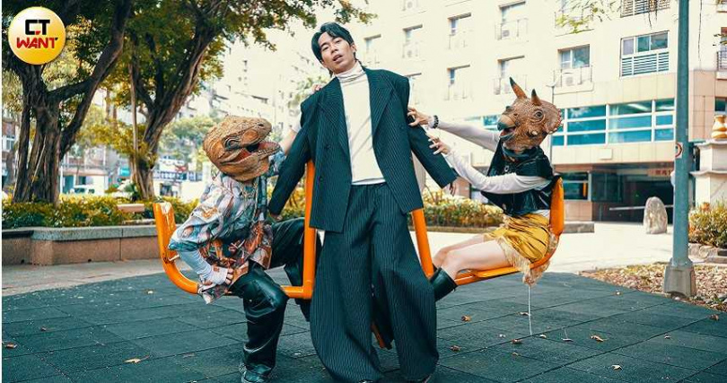 脆樂團Skippy（中）操刀恐龍的皮首張專輯。（圖／焦正德攝）