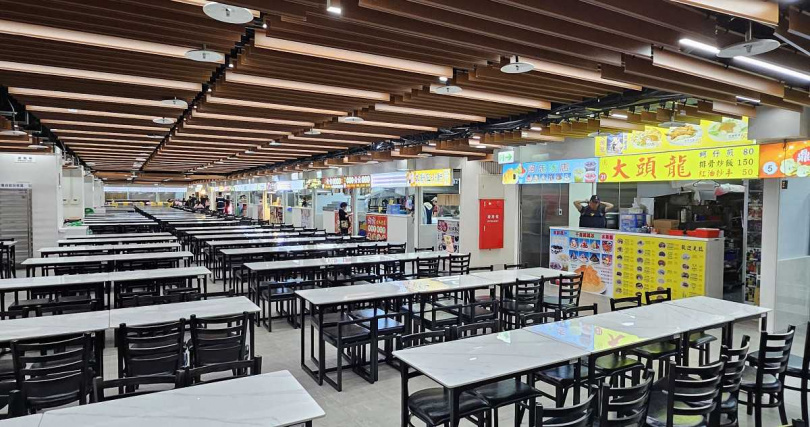 士林市場美食街斥資一億讓軟硬體全面提升，打造媲美百貨公司美食街的全新體驗（圖／臺北市公有士林市場提供）。
