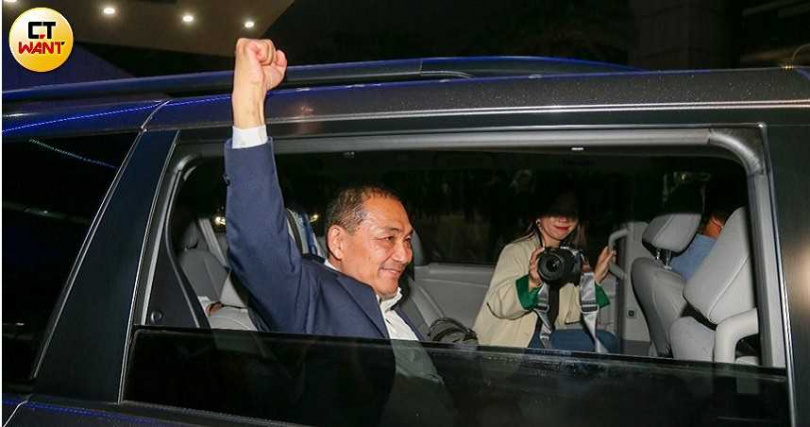 新北市長侯友宜認為行政院把「統刪」當成政治操作，感嘆從事政治工作「不能沒有良心」。（圖／黃耀徵攝）