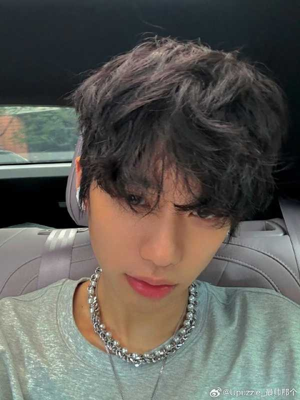 耀樂向粉絲喊話不要離開，要等他回歸。（圖／翻攝自耀樂微博）