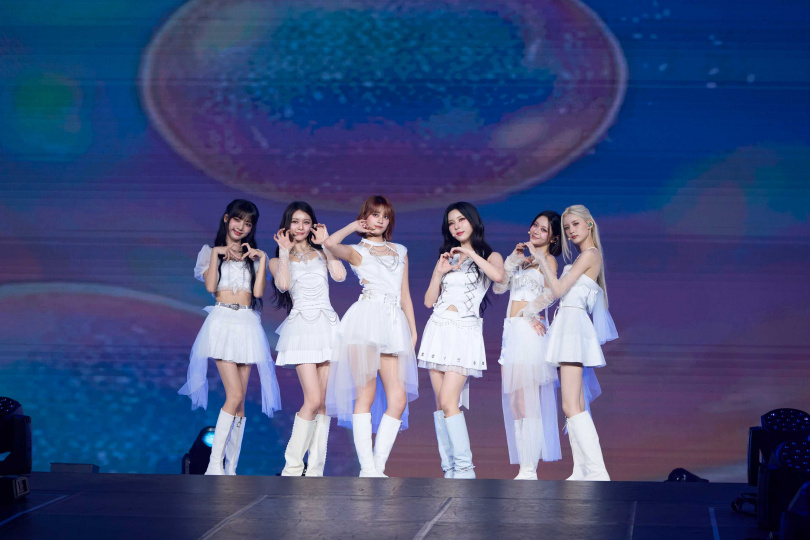 幻藍小熊透過LIVE BAND形式，以搖滾女力風格貫穿全場23首曲目。（圖／天空娛樂提供）