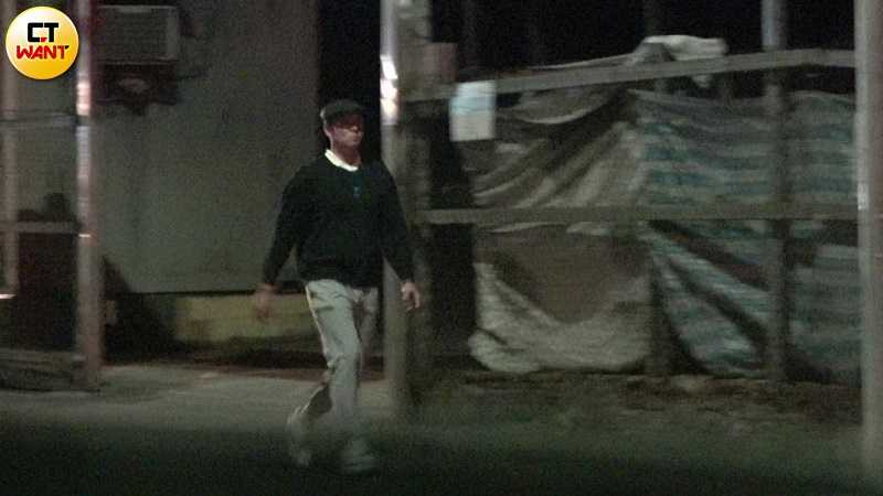 .姚元浩吃完尾牙後,獨自返家。(圖/本刊攝影組)