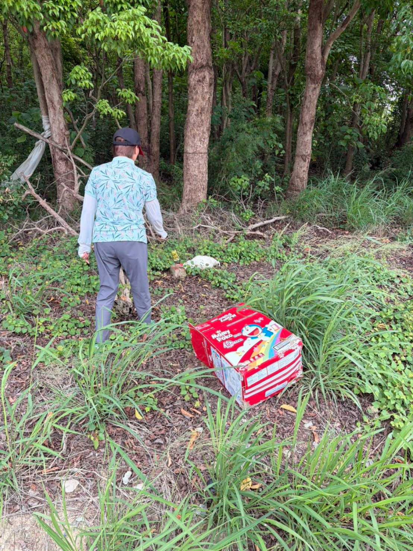 男子綑綁開光雞棄置於養雞場前，涉虐待棄養遭罰4萬5千元。（圖／嘉義縣政府）