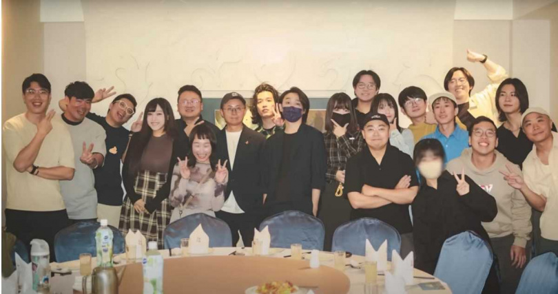 網紅呱吉創立的YouTube頻道「上班不要看」宣佈解散。（圖／截取自「上班不要看」YouTube頻道）