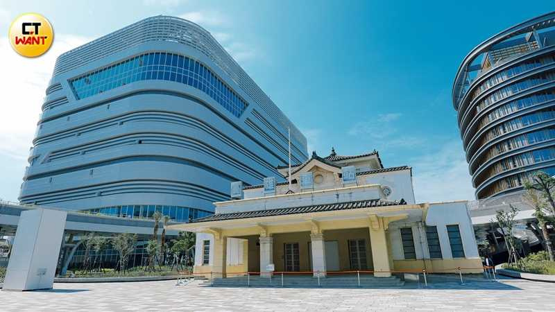 已被列為歷史建築的高雄舊車站，目前暫未對外開放。（圖／焦正德攝）