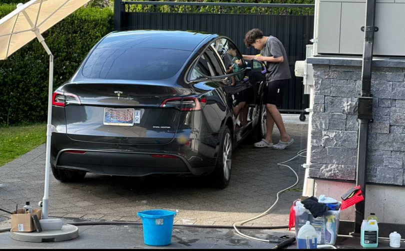 郭靜純透露,馬克上班時非常認真。(圖/翻攝自郭靜純臉書)