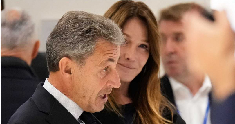 沙柯吉25日因涉嫌在2007年總統大選中接受利比亞前領導人格達費資金援助，被巴黎法院裁定「犯罪共謀」罪名成立。