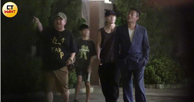 兒子一路上東看西看一直帶著笑容，看得出是個開朗的男孩。（圖／本刊攝影組）